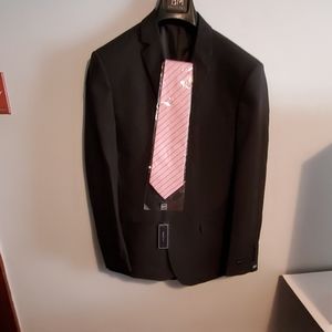 Braveman 2piece suit with free tie 38r/32w